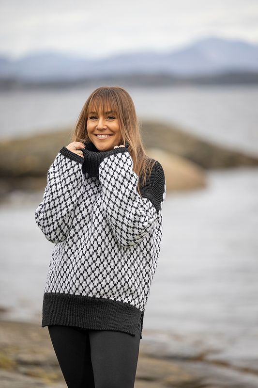 Young and Free genser-lang svart